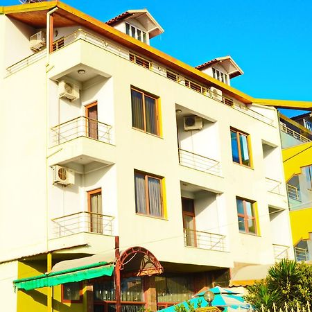 Hotel Gjeli Fier Bagian luar foto