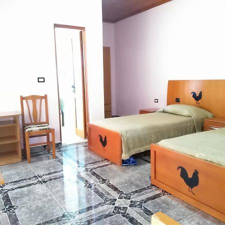 Hotel Gjeli Fier Bagian luar foto