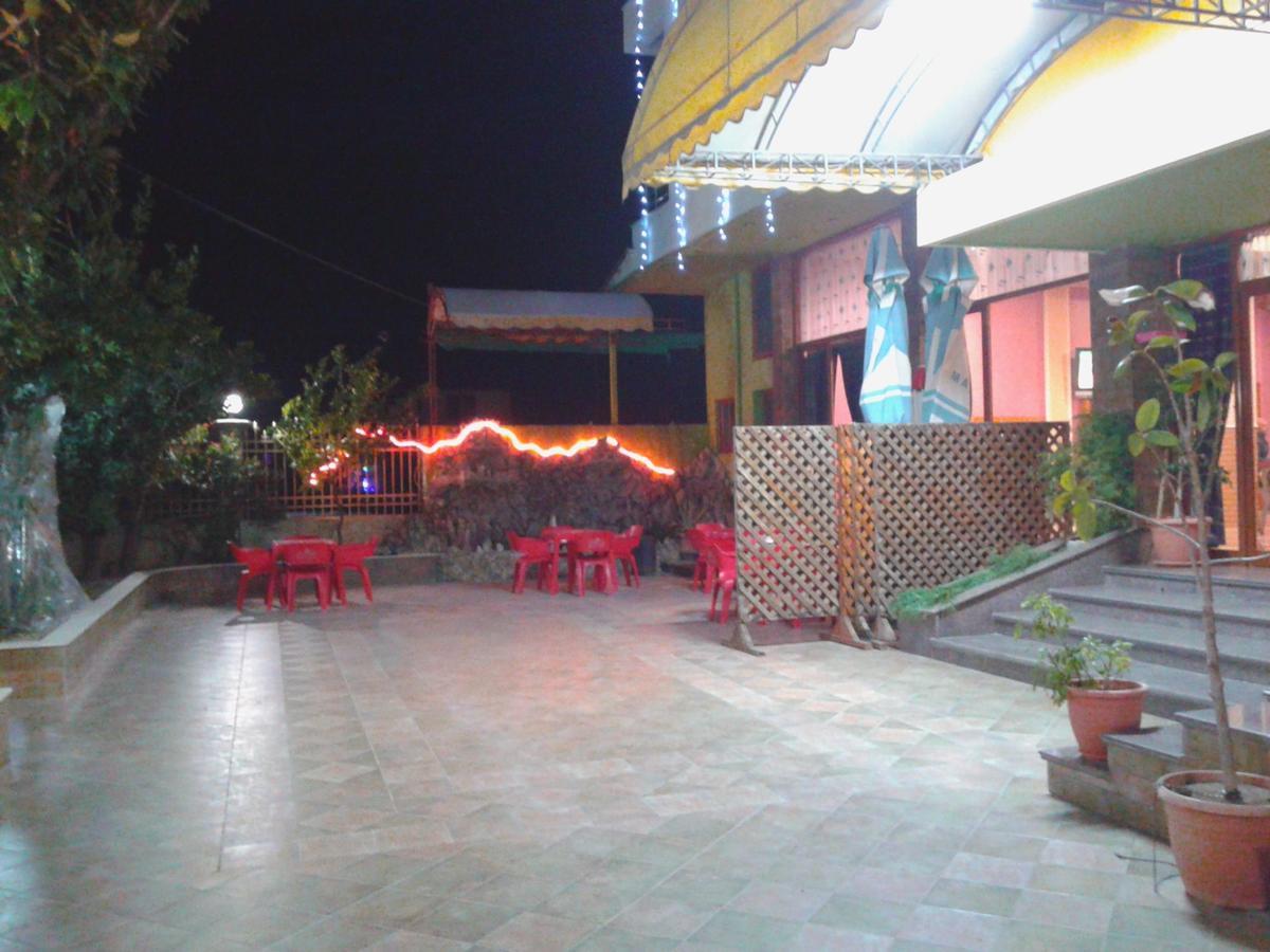Hotel Gjeli Fier Bagian luar foto