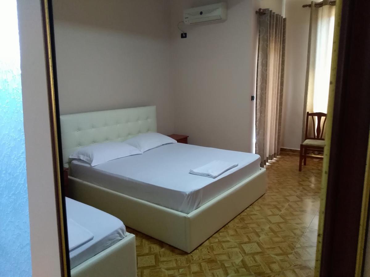 Hotel Gjeli Fier Bagian luar foto