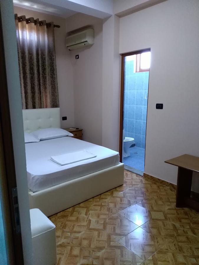 Hotel Gjeli Fier Bagian luar foto
