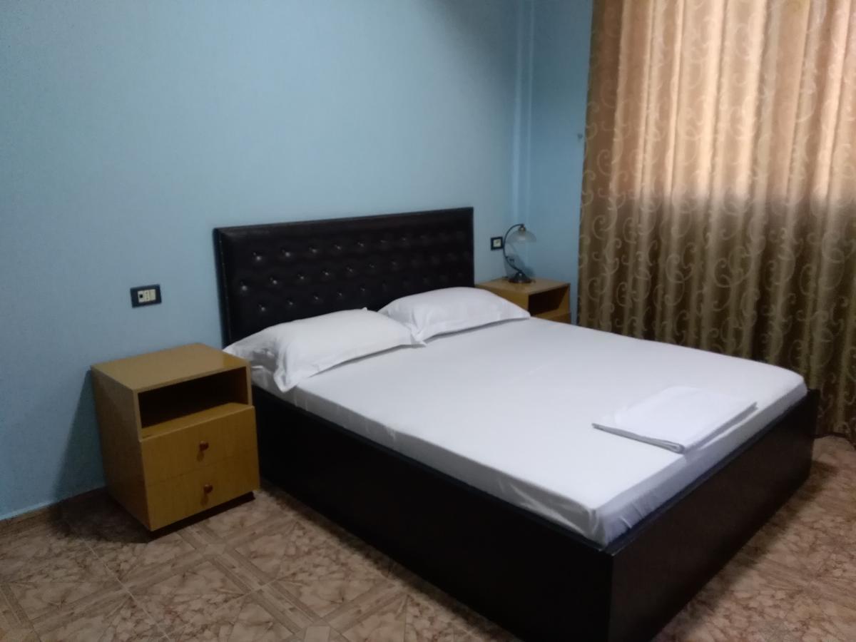 Hotel Gjeli Fier Bagian luar foto